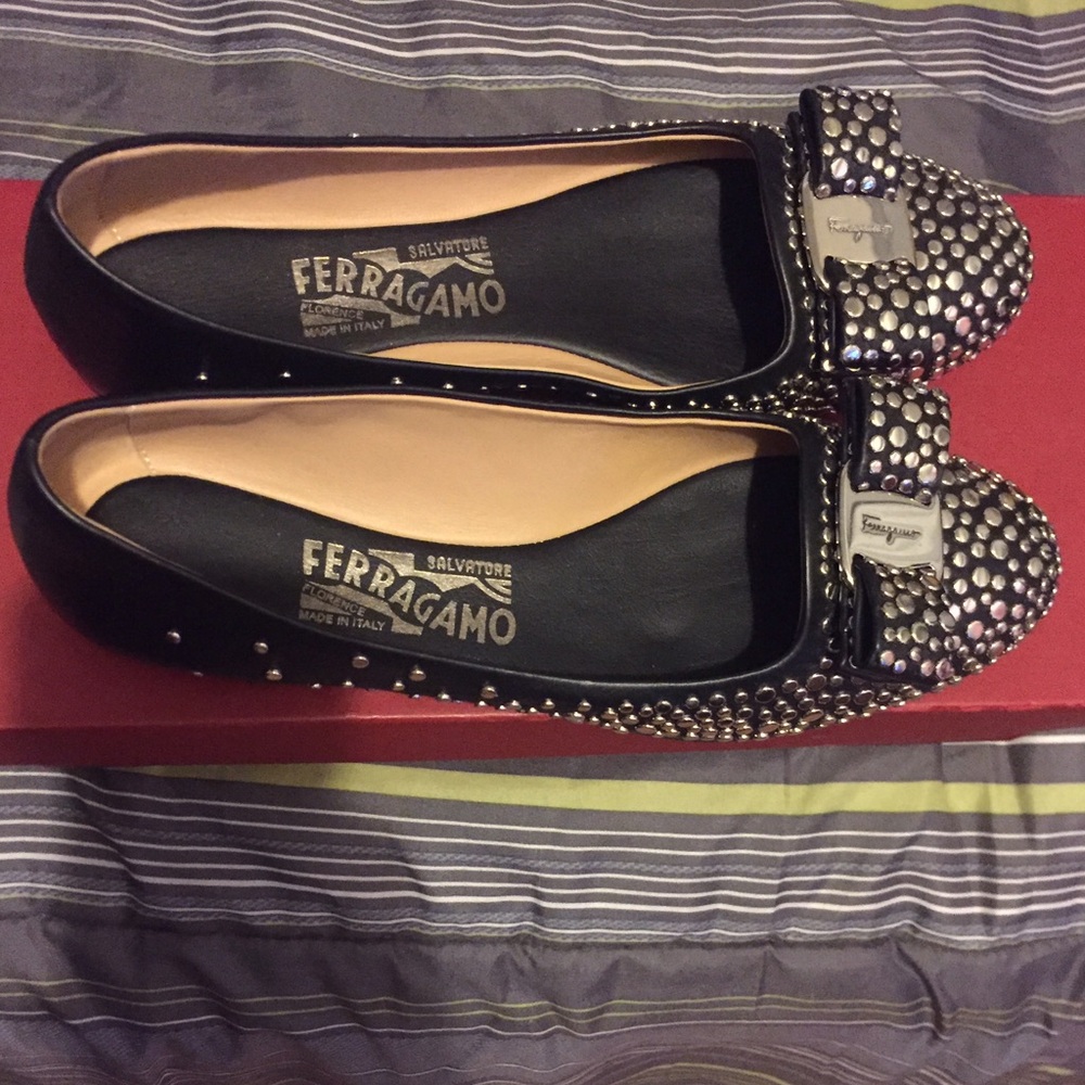 FERRAGAMO flats